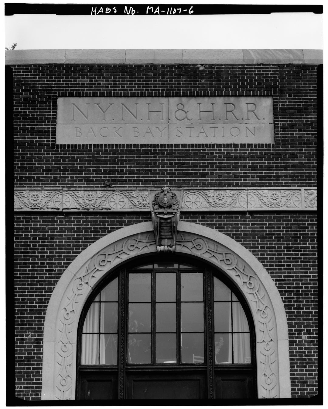 Back Bay Station, Boston, Massachusetts 1979: Edifice