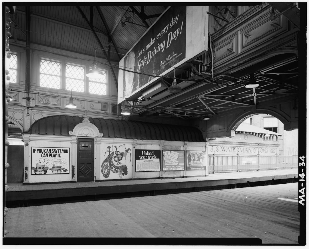 Dudley Station, Boston, Massachusetts 1982: Northbound Platform