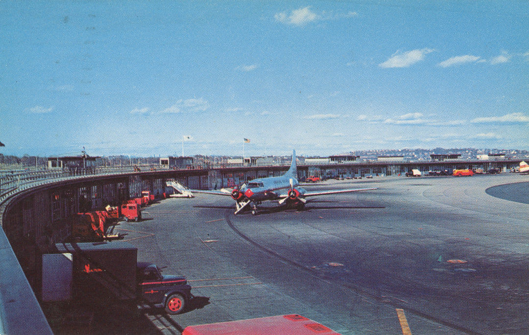 Logan Airport, Boston, Massachusetts: Airplanes 01